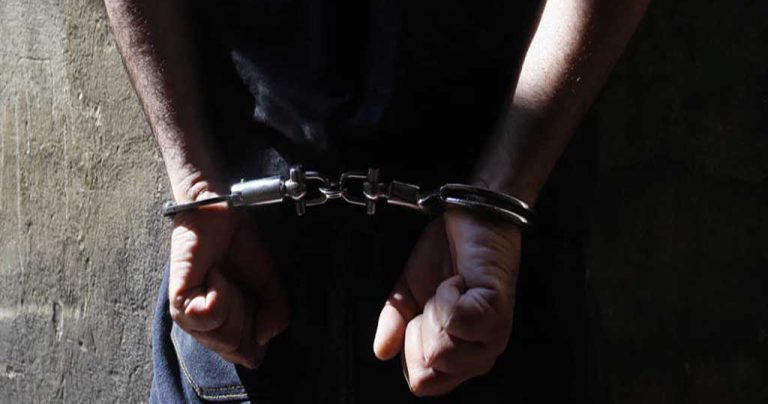 Detienen a dos extorsionadores; tienen 16 años