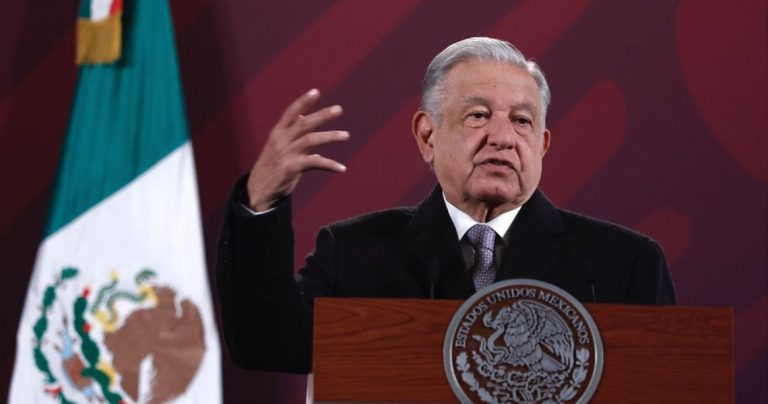 Quiere AMLO eliminar autónomos, pero absorberá sus nóminas