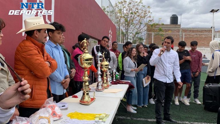 Clausuran Torneos de Futbol “Podemos Cambiar” en Villas del Monasterio