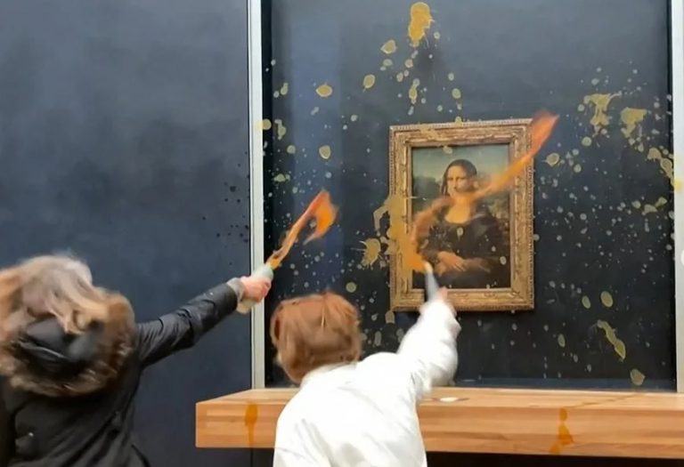 Activistas climáticas lanzan sopa contra el cuadro de la Mona Lisa