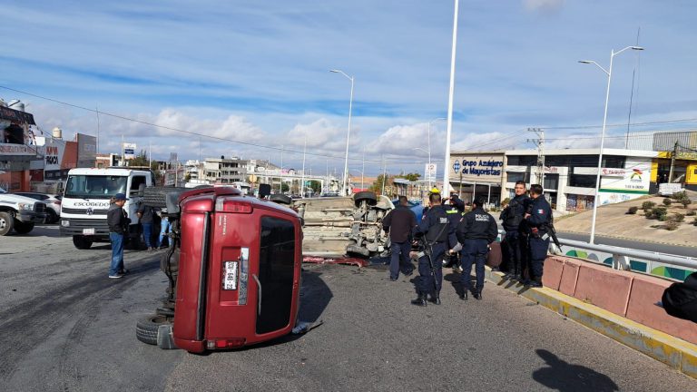 Choque múltiple deja a una mujer embarazada herida