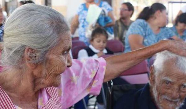 Apoyará Sedesol a 52 mil adultos mayores en Querétaro
