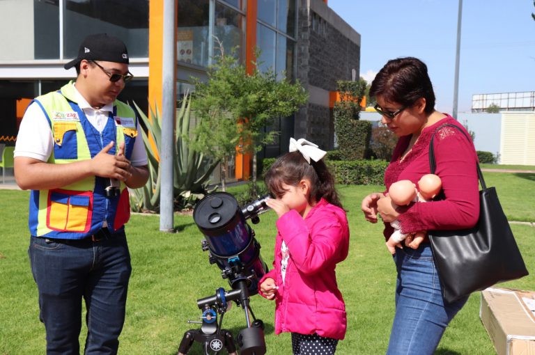 Celebra Zigzag 19 años de su creación en Zacatecas