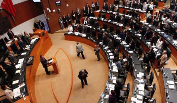 Confrontan posturas en Senado por ratificación de mandos de seguridad