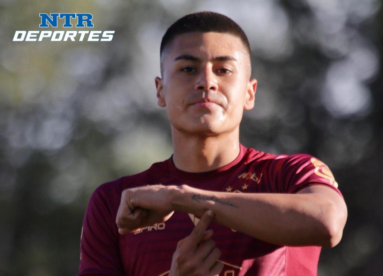 Diego Marmolejo destaca en la Liga Premier