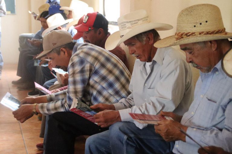 Entregan fertilizante gratuito a productores zacatecanos