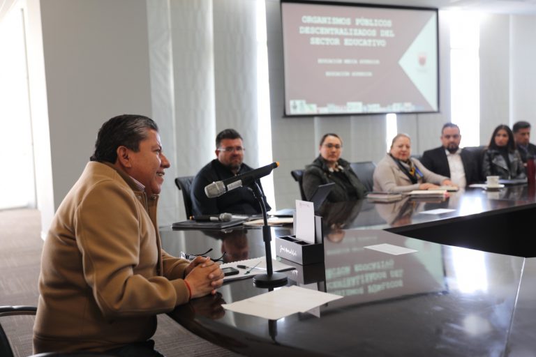 Se reúne gobernador con directivos de universidades e institutos
