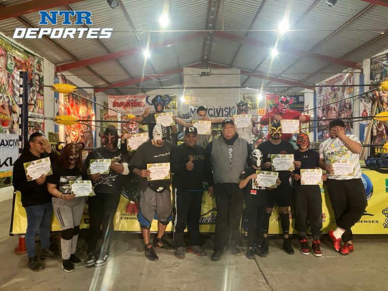 Un éxito el seminario de lucha libre
