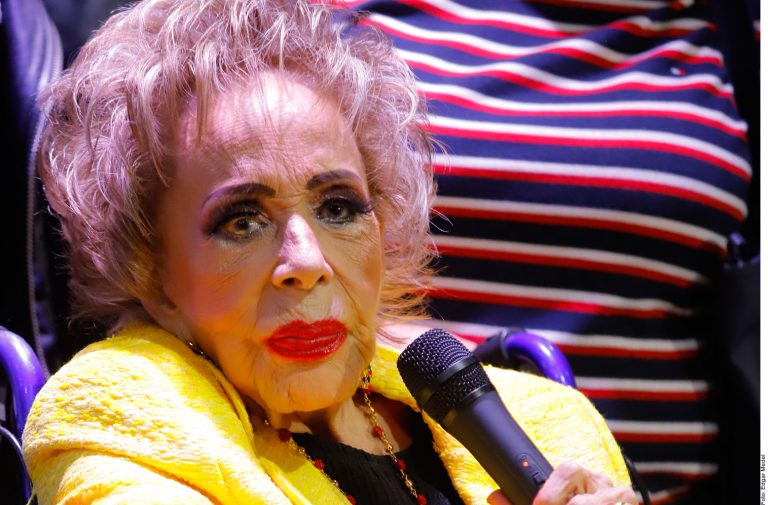 Presenta Silvia Pinal mejoría en su salud
