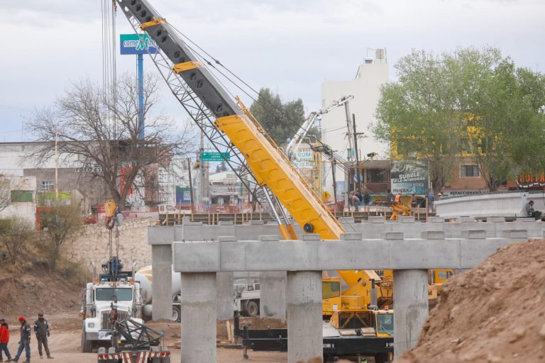 Al 60%, puente de Río Grande