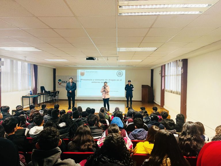 Capacita SSP a estudiantes en prevención de adicciones