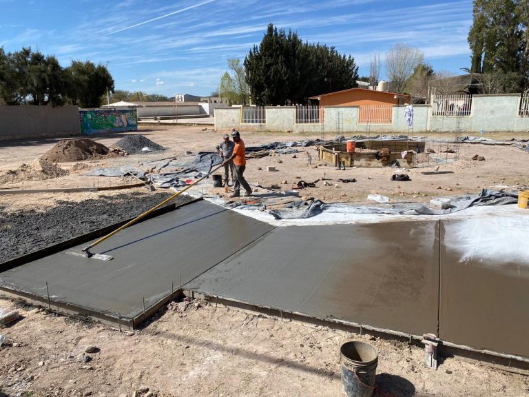 Comienza construcción de plaza comunitaria