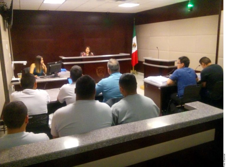 Dan prisión a 5 policías por muerte de detenido