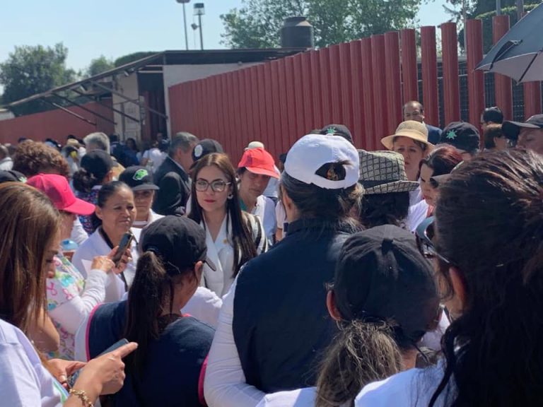Diputada del PAN se manifiesta en CMDX ante cierre de guarderías