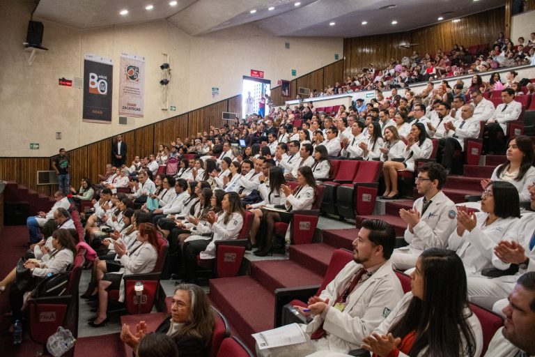 Egresan especialistas del IMSS con aval académico de la UAZ