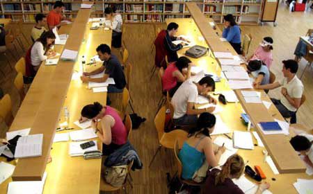 Ejercen su carrera sólo uno de cada tres egresados de universidades