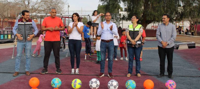 Entregan cancha deportiva y parque público de Santa Rita