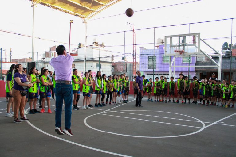 Entregan rehabilitación en parque y cancha de Valles del Conde