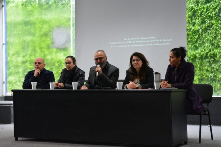 Presenta especialista de UNAM conferencia sobre violencia de género