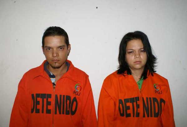 Hermanos robaban identidades para comprar por internet