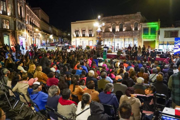 Inauguran segunda etapa de Capital Iluminada en el centro histórico