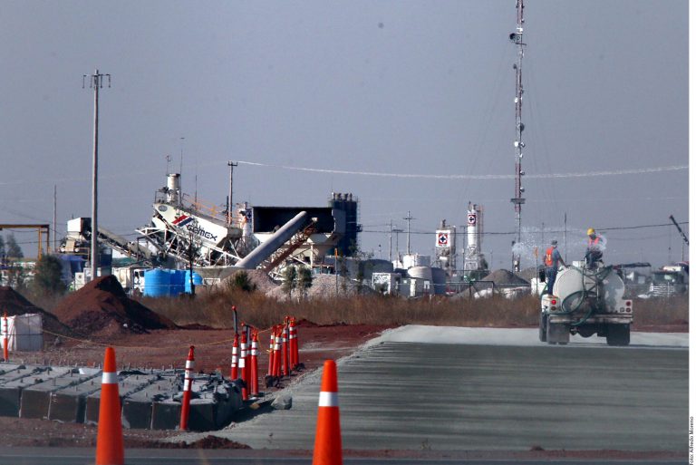 Inicia cancelación de obras en NAIM