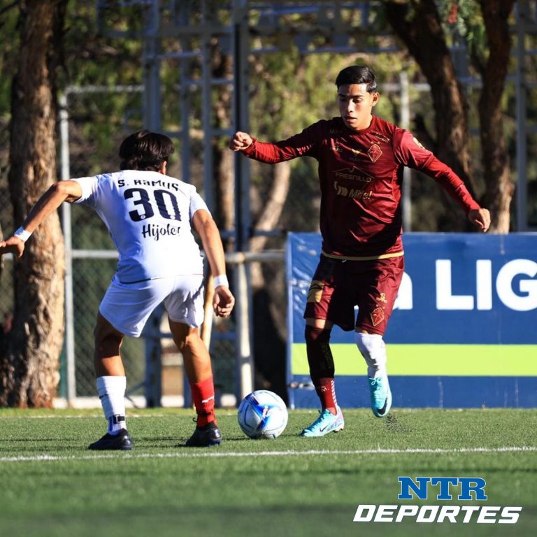 Mineros cae ante el líder