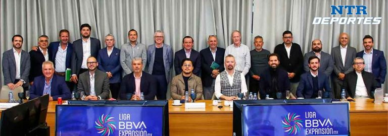 Mineros levanta la mano para certificación