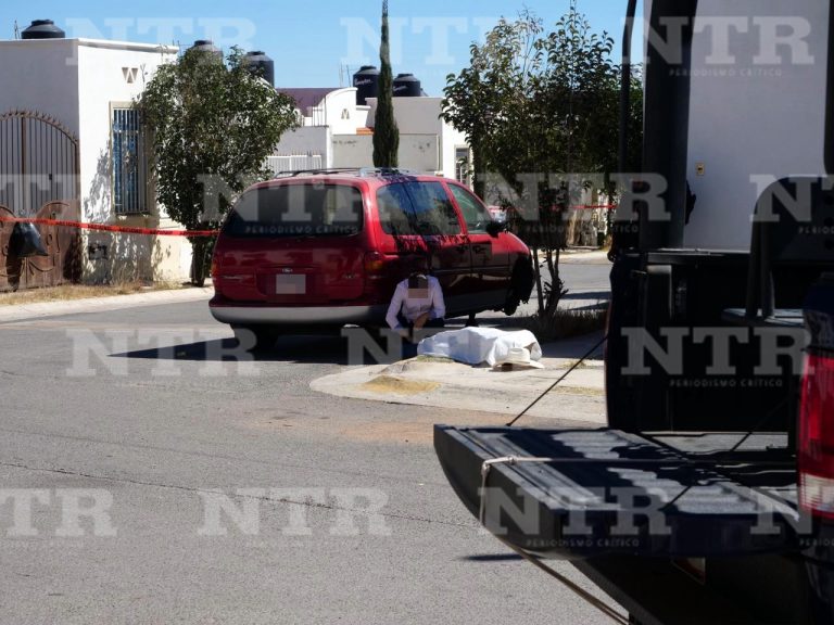 Muere hombre en vía pública por causas naturales