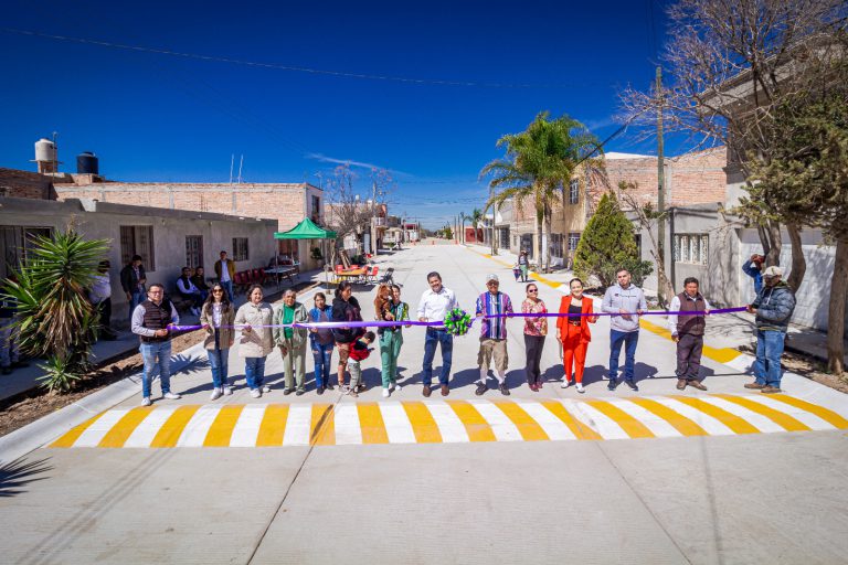 Pavimentan calle Miguel Hidalgo en Loreto
