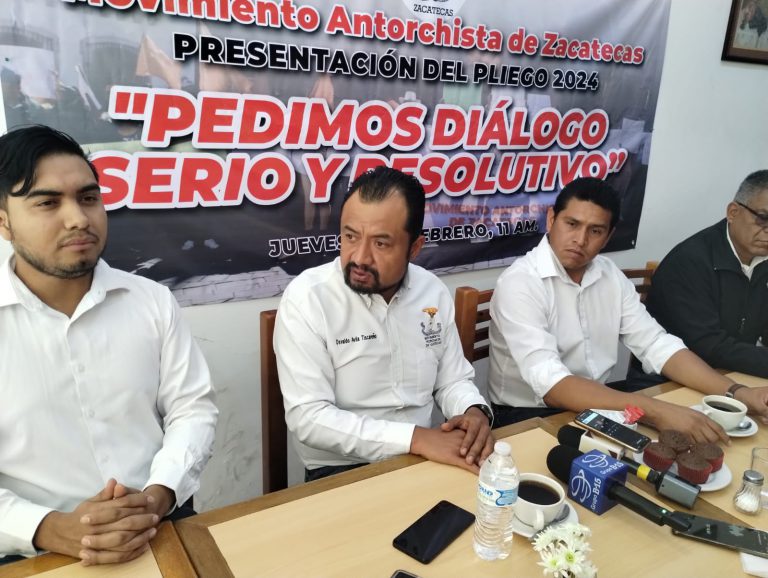 Antorcha Campesina exige pavimentaciones
