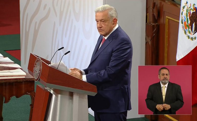 Presenta AMLO reformas 4T