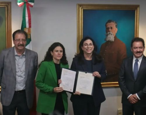 Recibe Cámara de Diputados iniciativas de AMLO