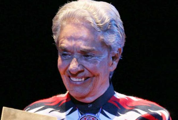 Rendirán tributo póstumo Serrat y Sabina a Chavela Vargas