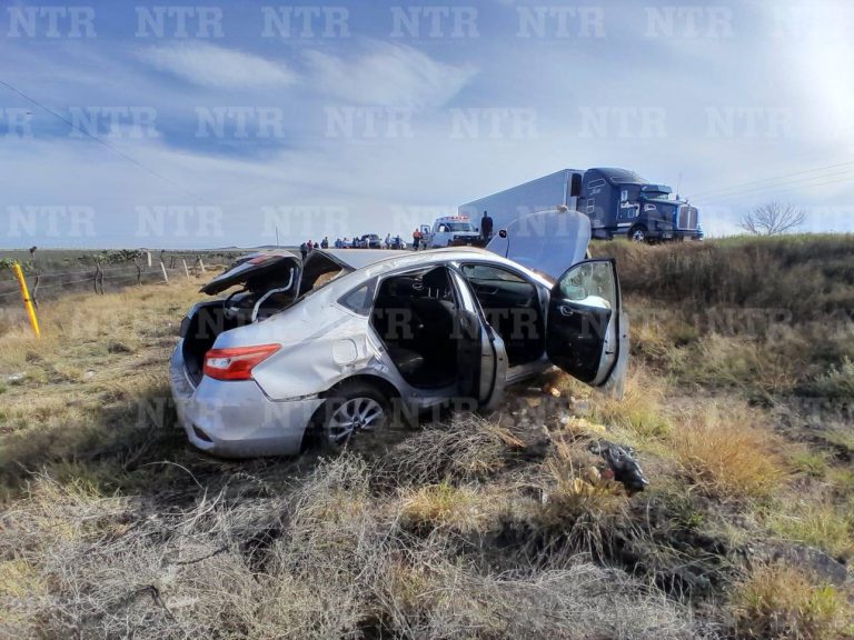 Resultan mujer y cuatro menores heridos tras volcadura en Río Grande
