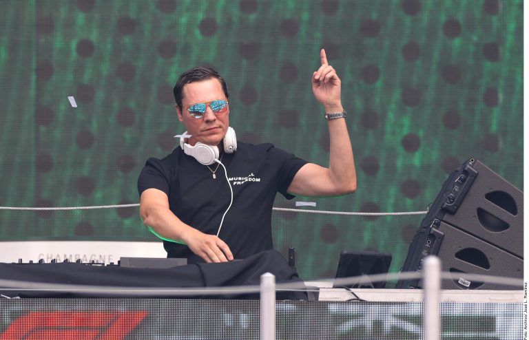 Retira DJ Tiësto su participación en el Super Bowl
