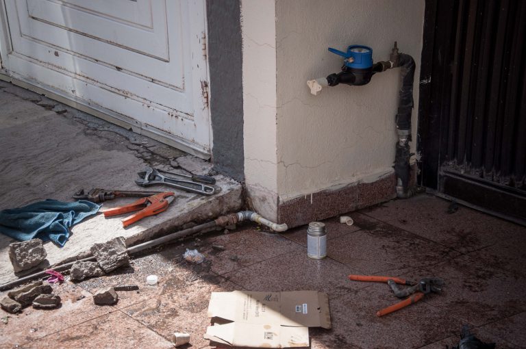 Roban medidores de agua en capital
