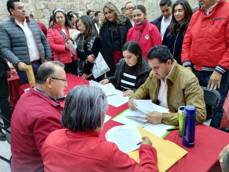Se registran aspirantes a candidaturas por el PRI