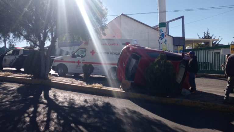 Vuelca hombre y sale ileso