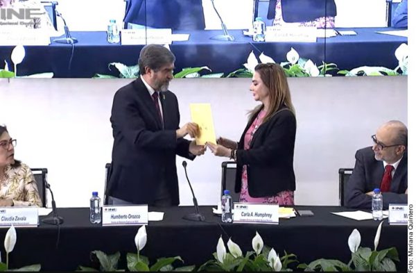 Entrega INE a Signa Lab preguntas para debate presidencial