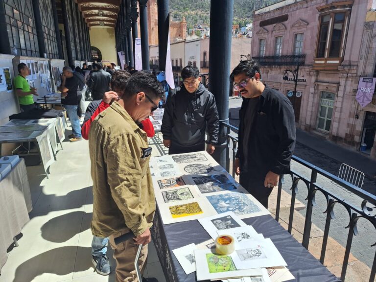 Arranca la expoventa Santa Gráfica