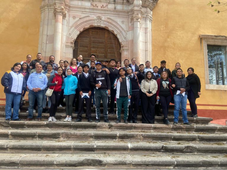 Capacitan a trabajadores turísticos de Sombrerete