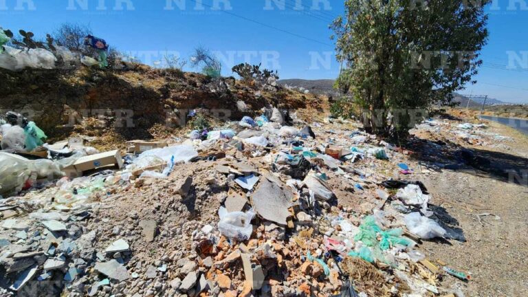 Denuncian contaminación en carretera a Vetagrande