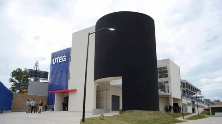 Homicidio doble en Jalisco: Asesinan a 2 mujeres dentro de una universidad