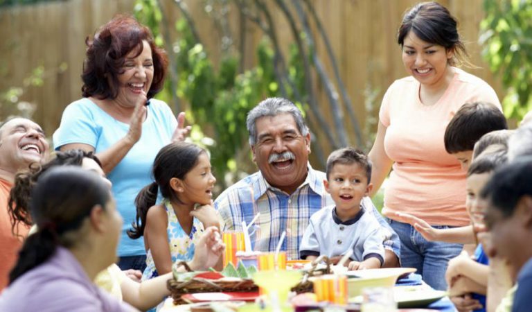 La familia mexicana enfrenta una sociedad en descomposición