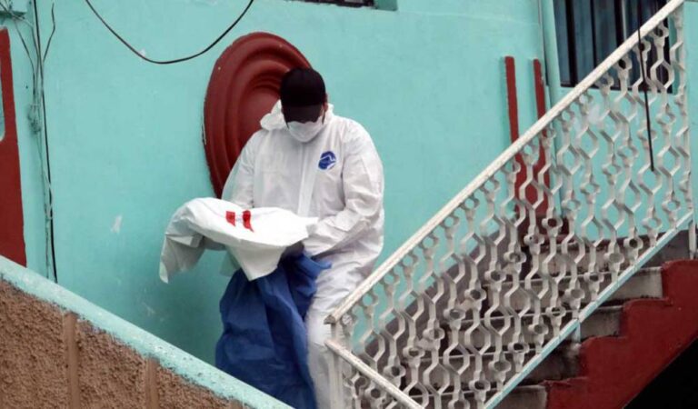 Mata hombre a su bebé a pisotones en Monterrey
