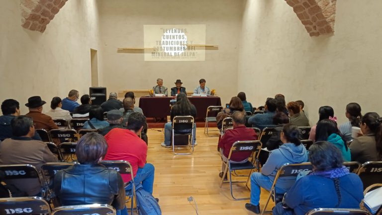 Presentan Leyendas, cuentos, tradiciones y costumbres del mineral de Jalpa