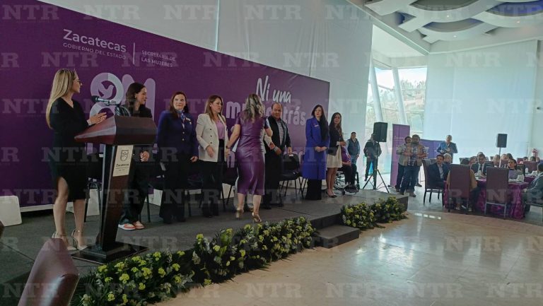 Reconocen a 30 «Mujeres por la paz»