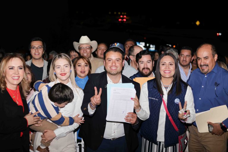 Se registra Varela para contender por alcaldía capitalina