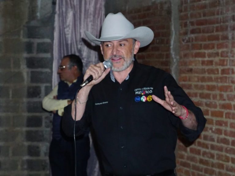 Se reúne Raymundo Moreno con jóvenes de Morelos